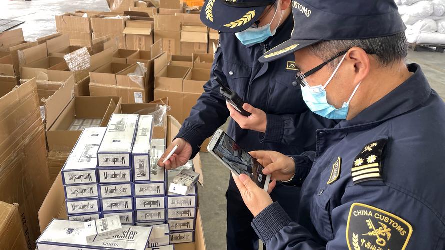 海关稽查外烟，筑牢防线，守护国家经济安全